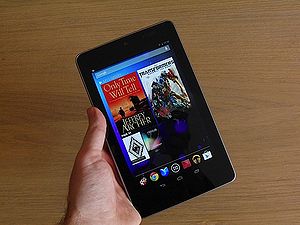 Google Nexus 7 in hand1.jpg